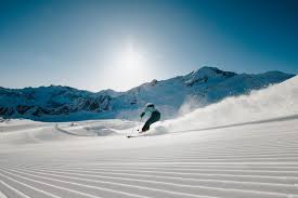 Skiing in Auli